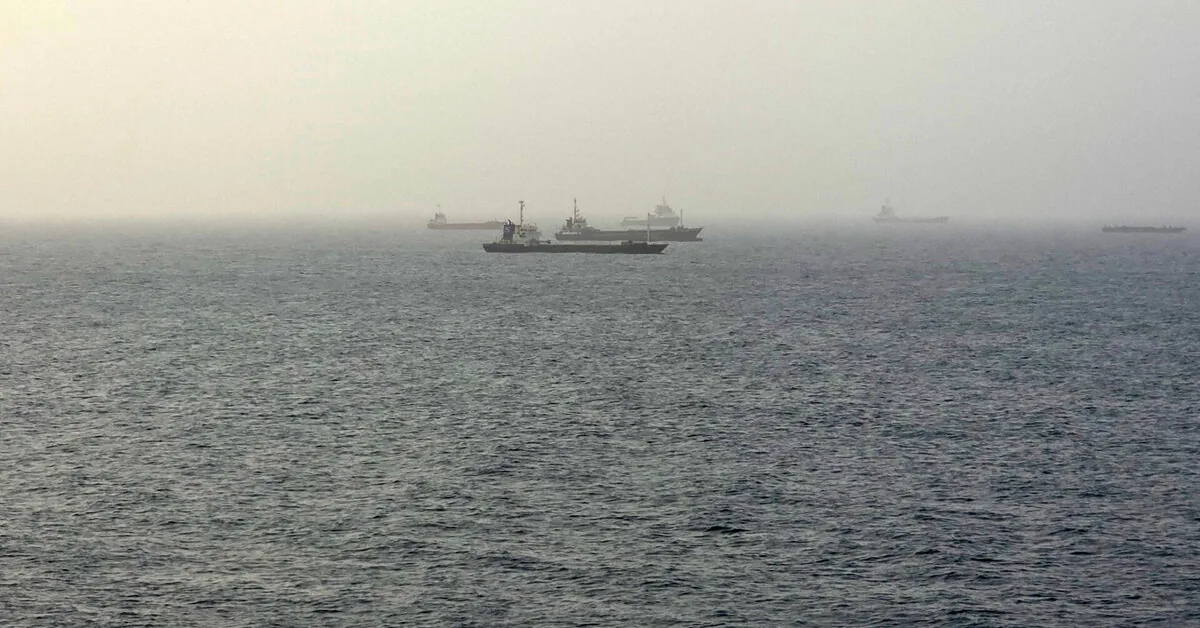 Media: Iranian Revolutionary Guard stops 3 oil tankers in the Strait of Hormuz