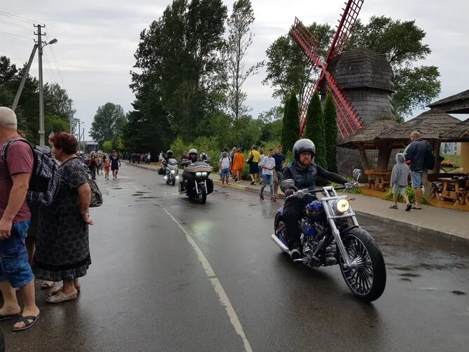 J.Andriejauskaitės / 15min nuotr./Šventojoje baikeriai uždaro sezoną kasmet