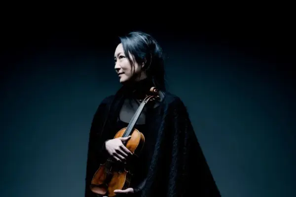 Violin celebrity Akiko Suwanai, captivating with exceptional virtuosity, will perform in Lithuania