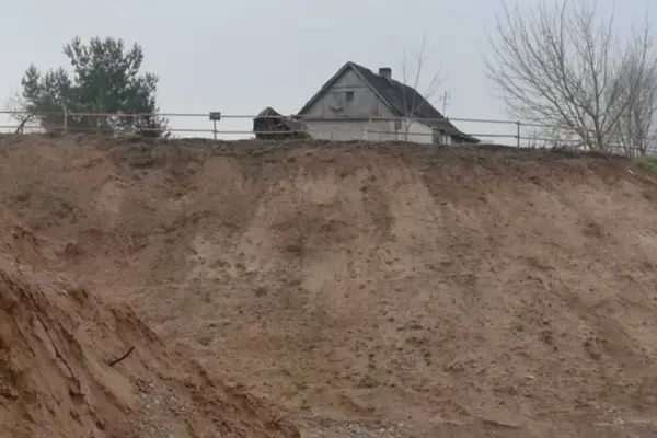 Quarry pits can be dug right next to homes: communities ask the Seimas to close a legal loophole