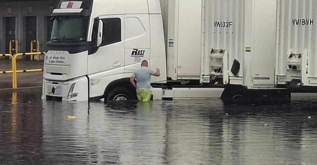 Parts of Poland are drowning: Tuesday storms brought very heavy rain, winds are tearing roofs apart
