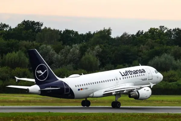 Three planes flying to Vilnius diverted to other airports: explained what happened