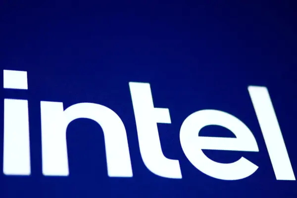 US chip manufacturing giant "Intel" invests 5 billion euros in Ireland