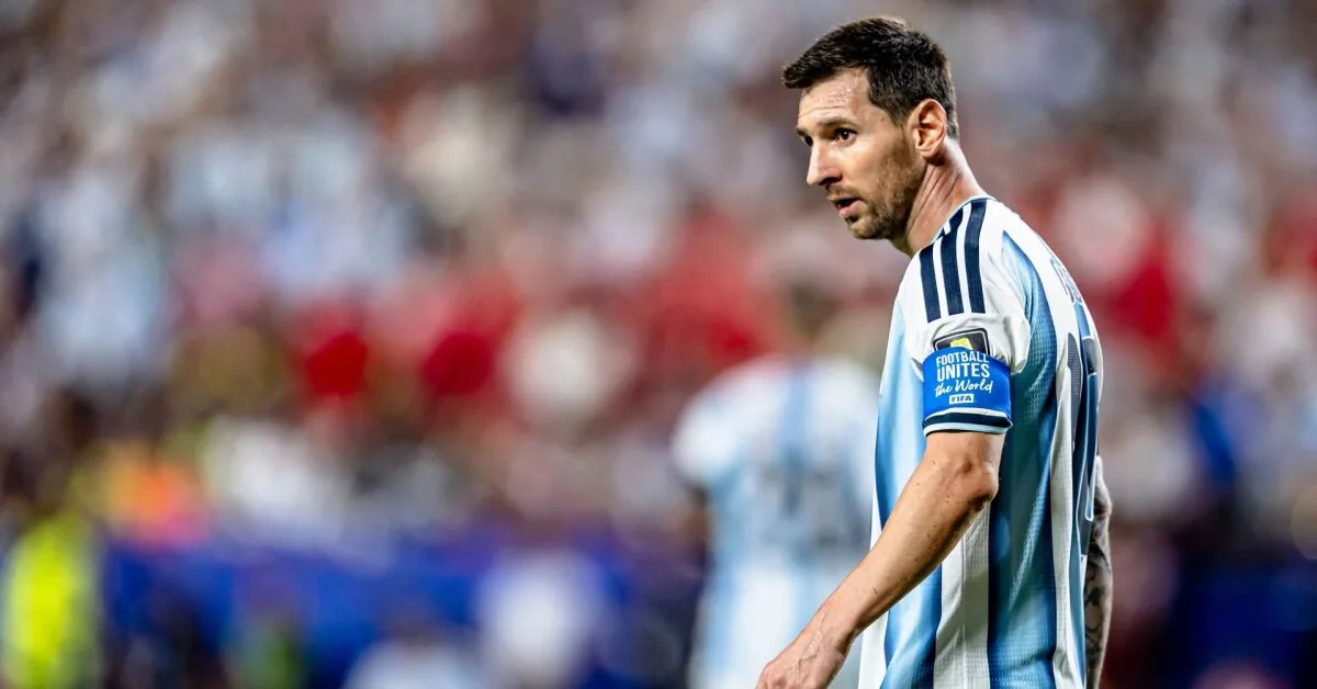 Who got the most tired until the semifinals and how does Messi dominate by walking?