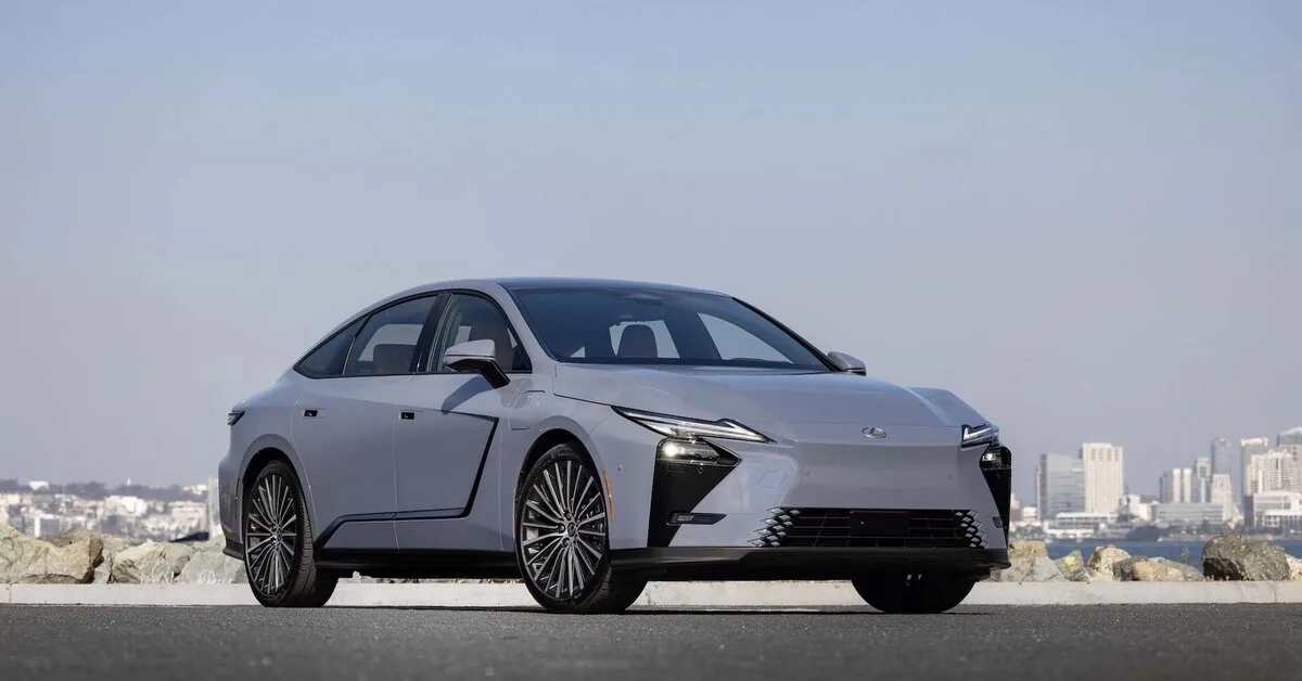 The first 100% electric "Lexus ES" has arrived in Lithuania