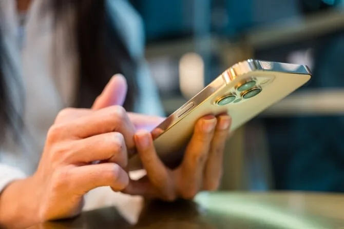 Shutterstock photo / Connection, phone