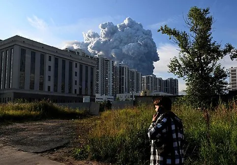 Wildberries logistics center burning in St. Petersburg