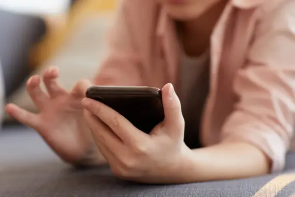 Millions of children choose AI as their best friend: parents need to know the risks behind it