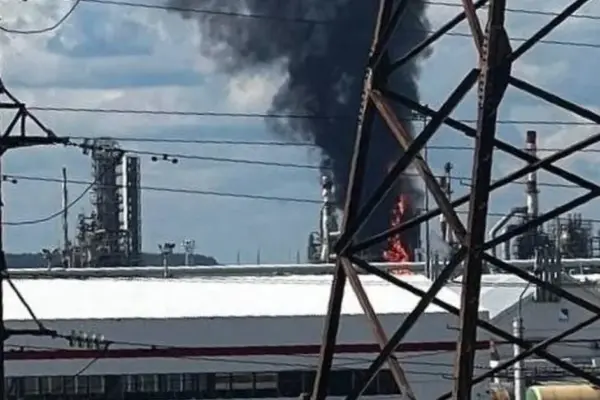 Ukraine attacked one of the largest Lukoil oil refineries in Russia