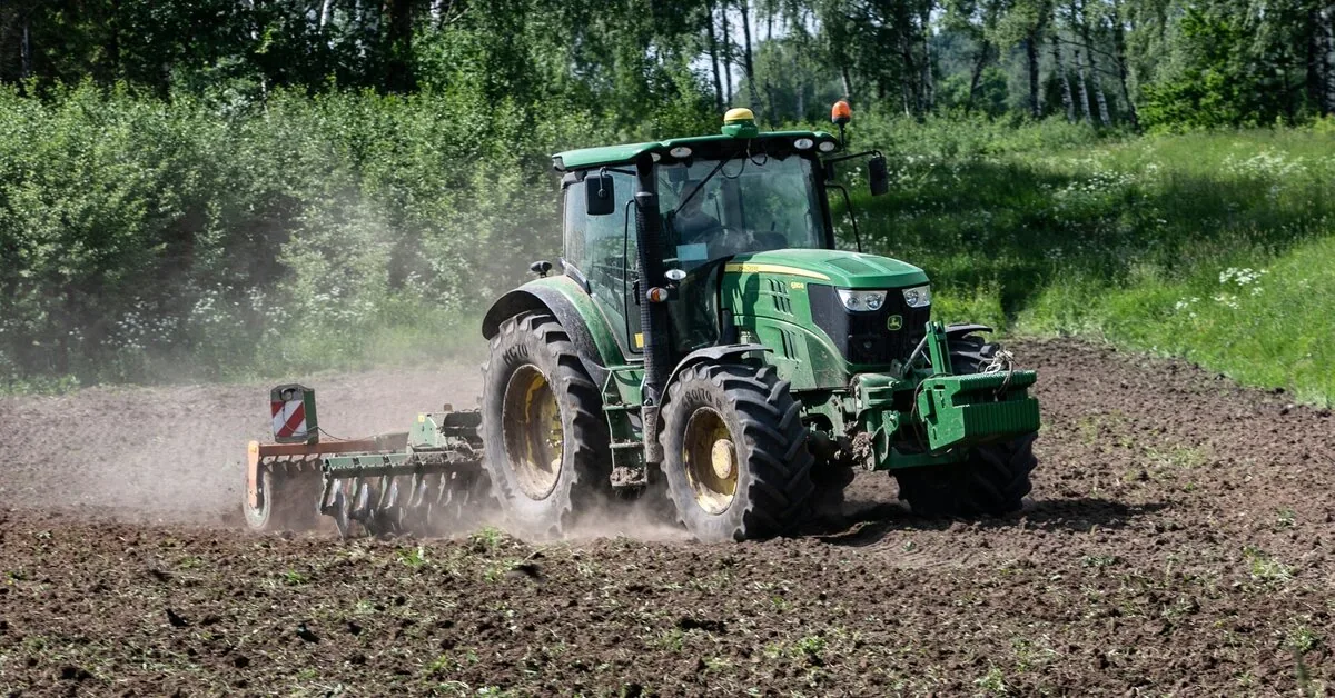 Overturned tractor found in Kaišiadorys district