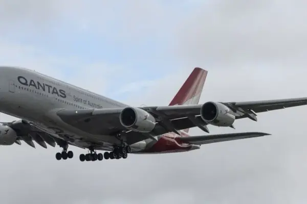 The plane broke the world record: spent more than a day in the air without landing