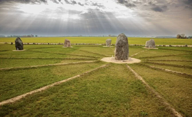 Lietuvos geografinis vidurys ir lietuviškasis Stounhendžas /Kėdainių TVIC nuotr.
