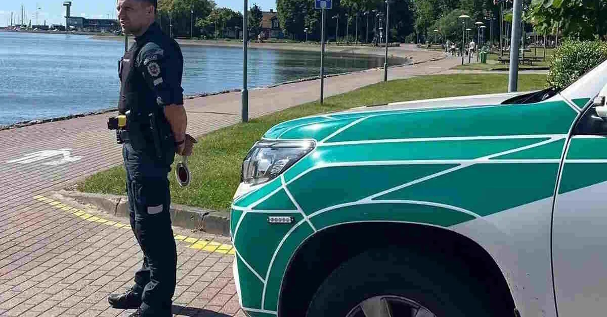 A man showed the police a passport "accidentally" taken from a friend – he received a hefty fine in court for it