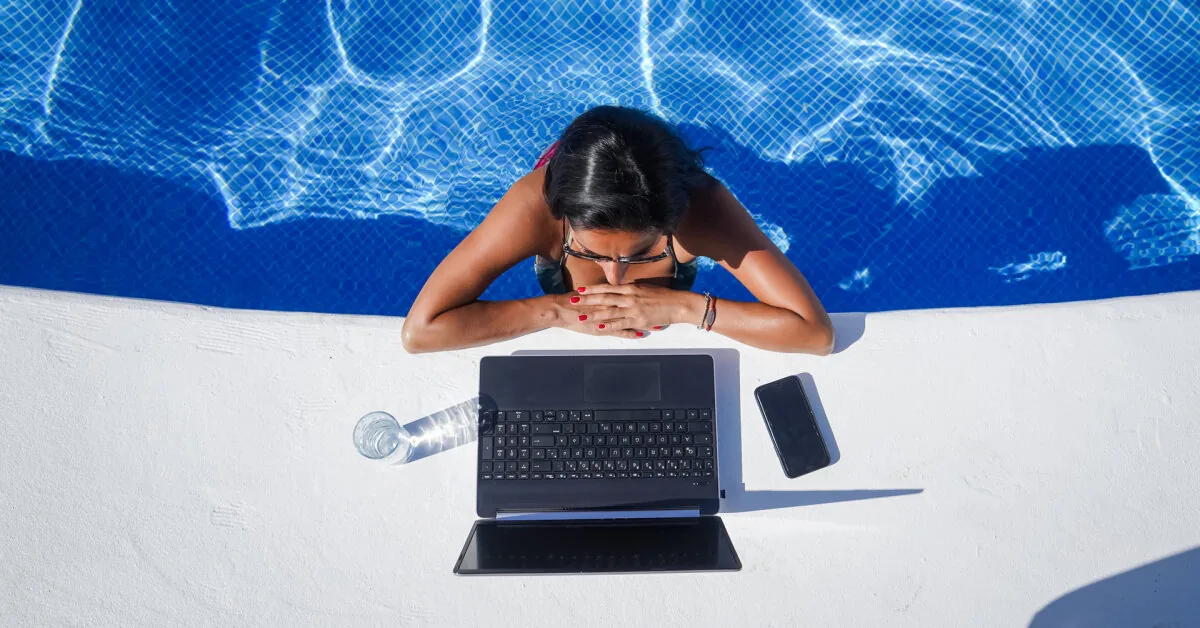 From the call to disciplinary action: how to act when an employee "disappears" during vacation?