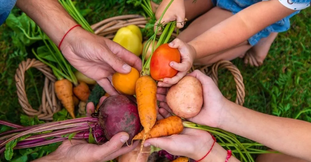 Should vegetables be washed with baking soda? Here's what the experts say
