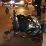 Accident in Kaunas: a minor's moped crashed into a scooter rider