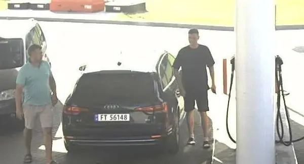 In the police spotlight – two men who got out of an Audi with Norwegian license plates