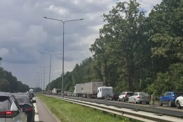 Nelaukė net penktadienio? Pranešama apie spūstį pajūrio link