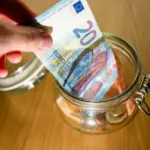 Research: the proportion of residents investing in Lithuania has nearly tripled over the decade