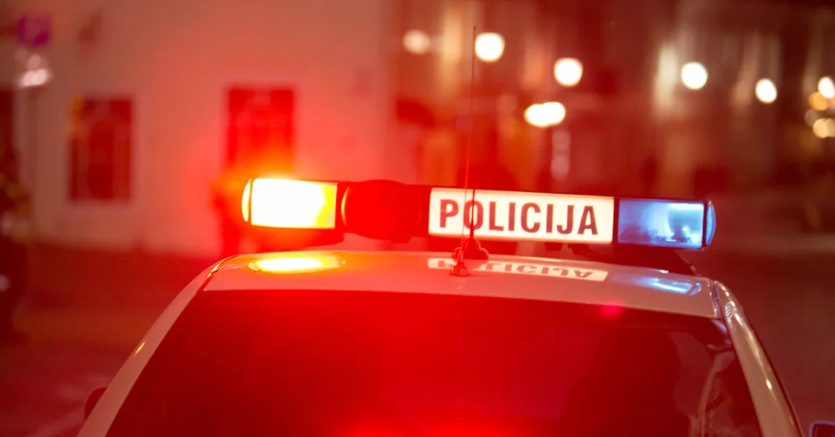 Radviliškio rajone neblaivus karys nuvažiavo nuo kelio