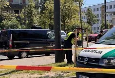 In Vilnius, a car crashed into a bus stop with people: one girl died