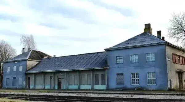 The century-old railway station is disappearing, and no solution is being sought for its fate