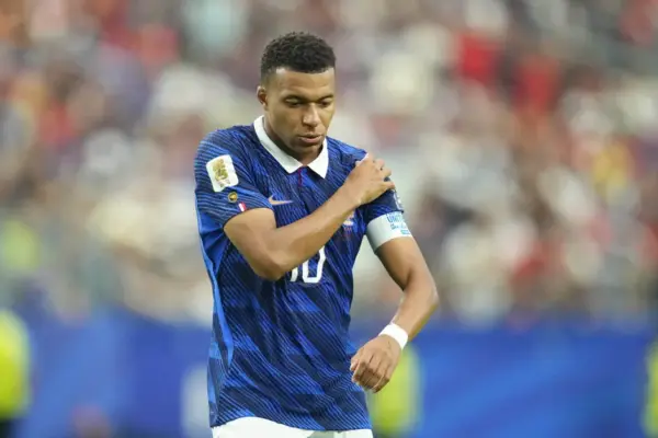 Disappointment and questions among the French ranks: the star was criticized for tactics, the coach for the referee