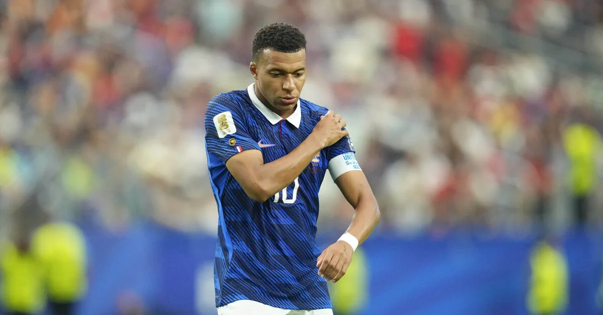 Disappointment and questions among the French ranks: the star was criticized for tactics, the coach for the referee