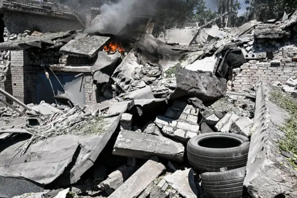 More than ten civilians killed in strikes by Ukraine and Russia