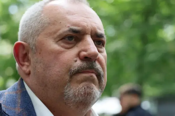 Karui prieštaraujantis Rusijos politikas teigia, kad Kremlius nori „sužlugdyti“ jo rinkimų kampaniją