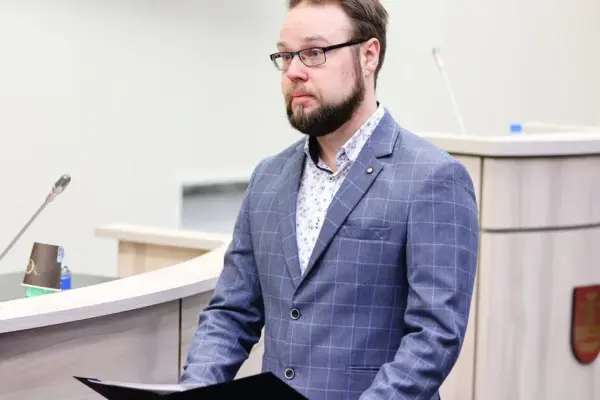 Politician from the "Nemuno aušros" faction in the Klaipėda council removed due to disagreement over a Russian-singing group
