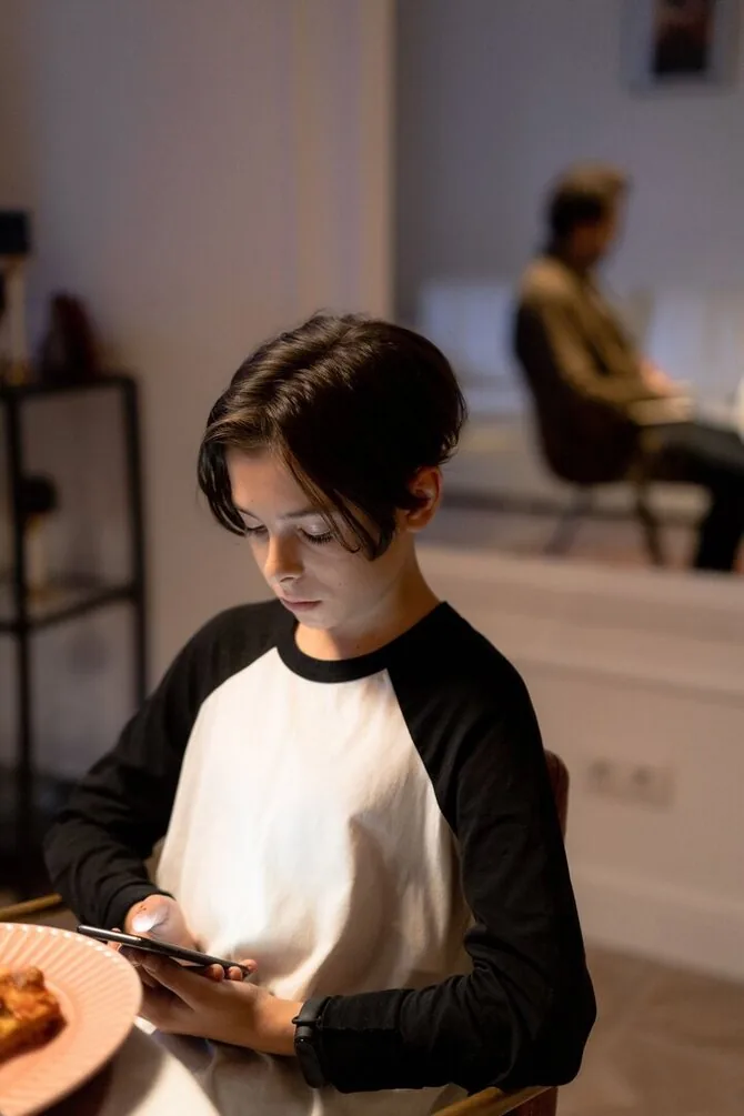 Pexels nuotr./Ar vaikams iki 13 metų turėtų būti uždrausta savarankiškai naudotis socialiniais tinklais? Toks klausimas vis garsiau keliamas Europos Sąjungoje.