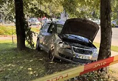 In Vilnius, a car crashed into a bus stop with people: one girl died
