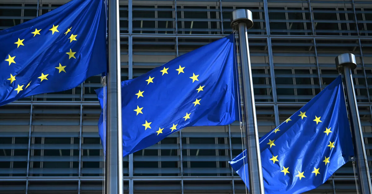 The EU considering banning children from using social networks awaits expert opinions