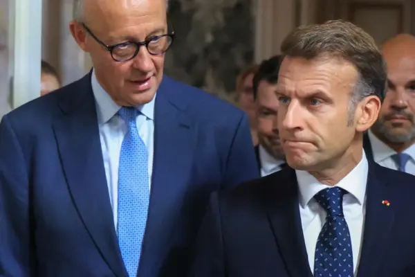 Vokietija ir Prancūzija rengia svarbias derybas dėl gynybos po žlugusio naikintuvų projekto