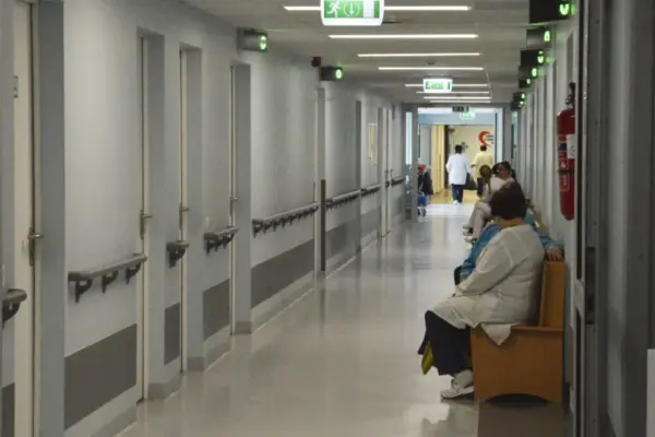 The President signed the health services payment reform prioritizing the public sector