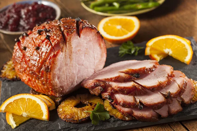 123RF.com photo/Grilled pork ham