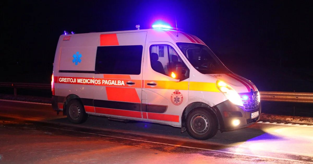 In the garage complex in Rokiškis, a man fell into a repair pit