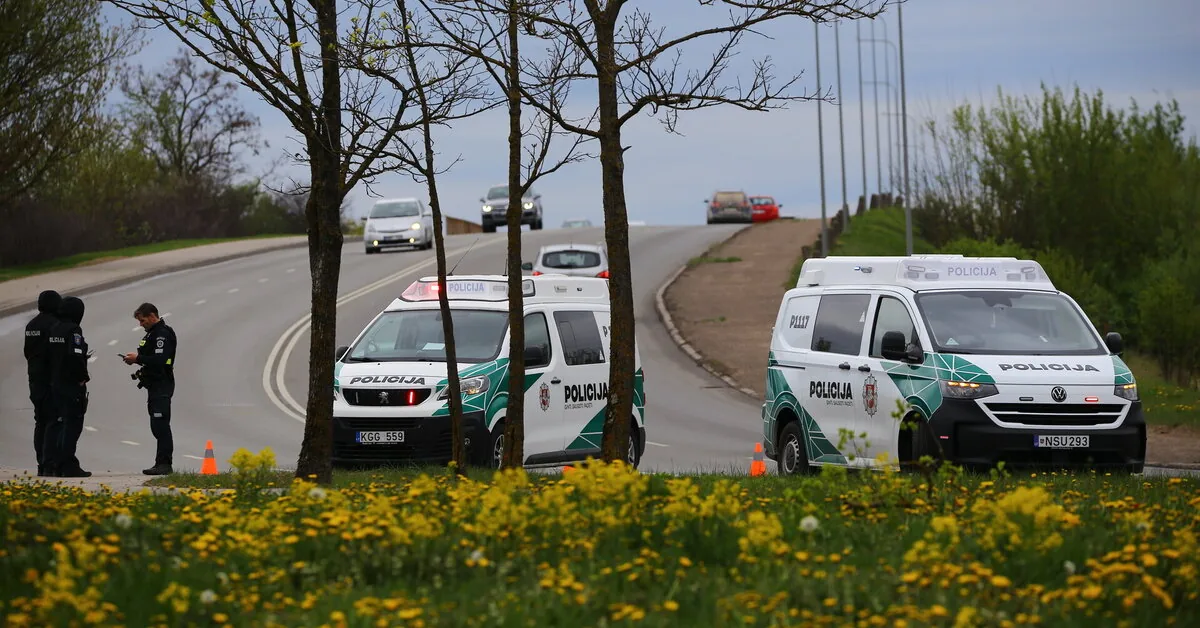Two cars collided in Kaišiadorys district: a woman and a minor were taken to the hospital