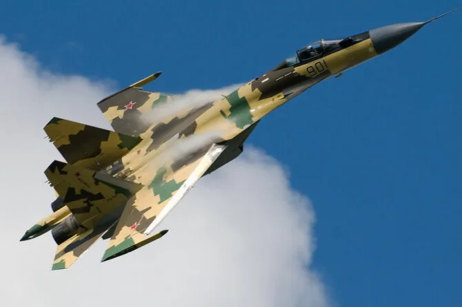 wikipedia.com photo/Su-35