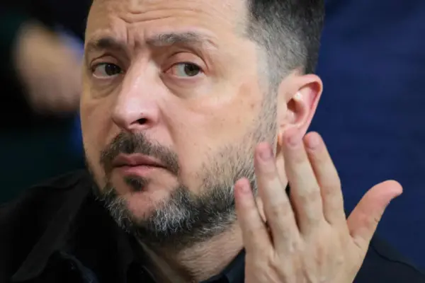 Were huge sums of money really found in Zelensky's parents' account?
