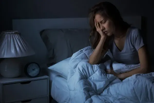 Are you tossing and turning in bed and can't fall asleep? A doctor advises how to get quality rest without medication