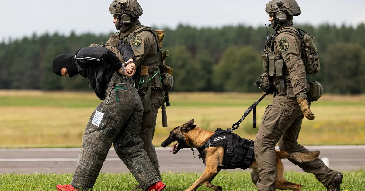 Another 20 border guards with service dogs are being sent to Latvia to help manage the situation at the border