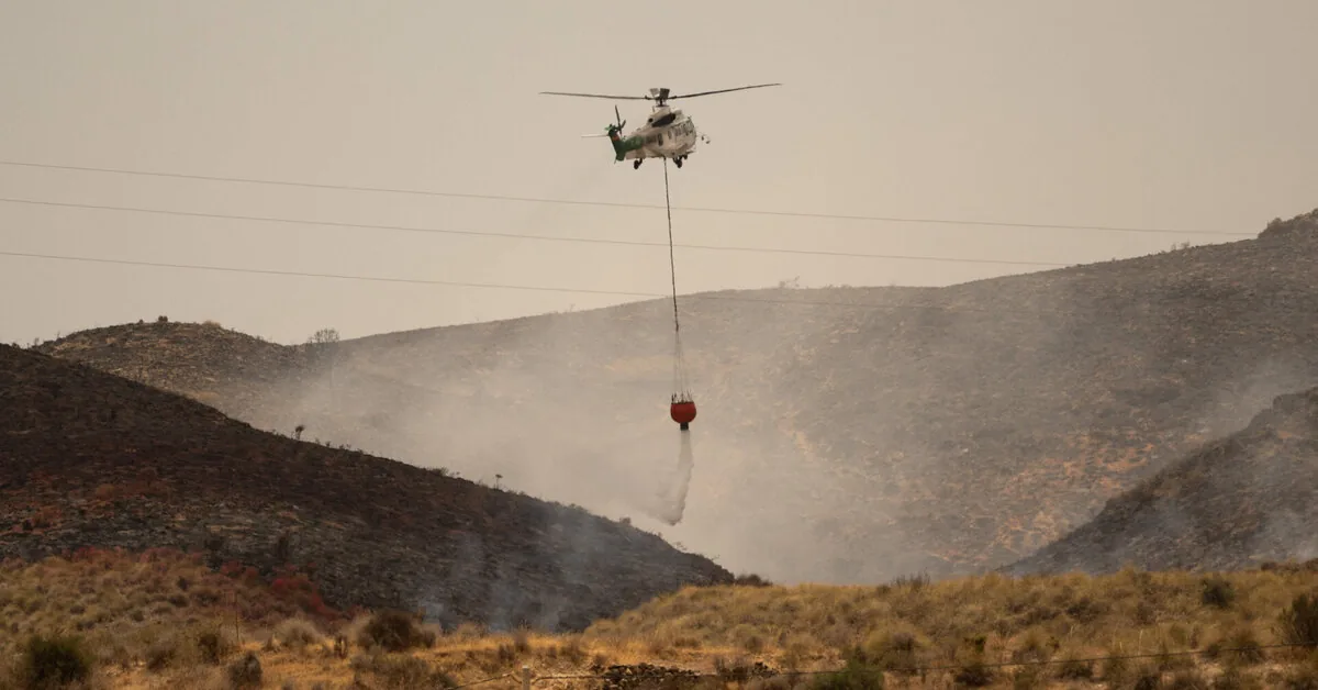 As Spanish firefighters finish fighting the wildfire, hundreds of residents are allowed to return home