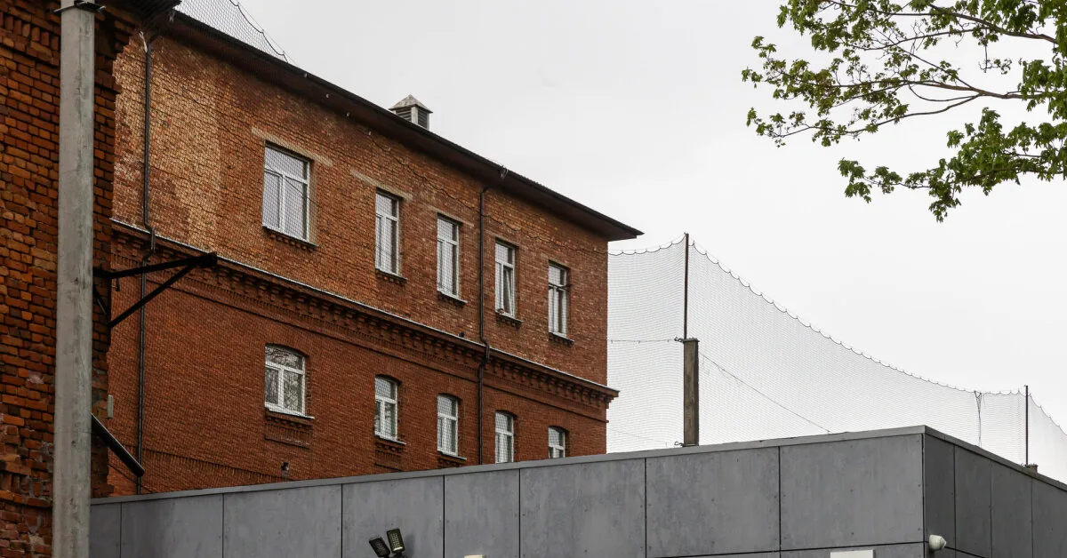 The case of imprisoned recidivists who organized drug smuggling into prison has been referred to court
