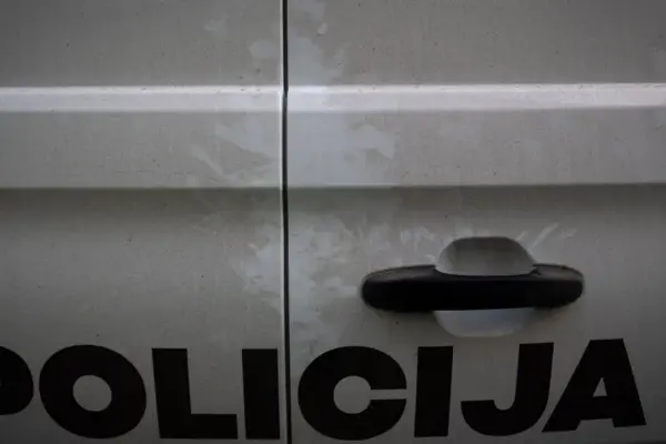In Anykščiai, a man and a woman allegedly threatened child protection workers