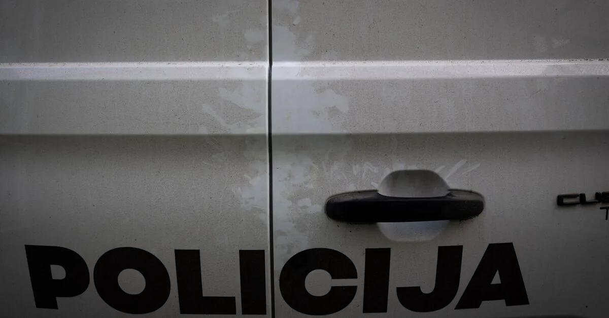 In Anykščiai, a man and a woman allegedly threatened child protection workers