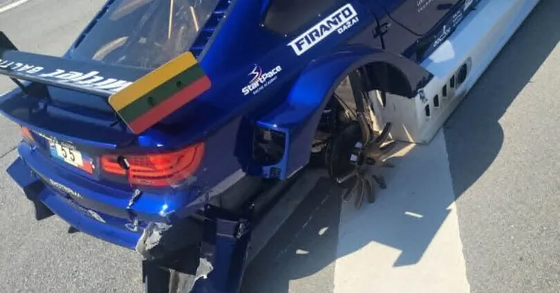 In Palanga, the "Mitjet" race qualification was stopped: the car's wheel turned into a "starfish"
