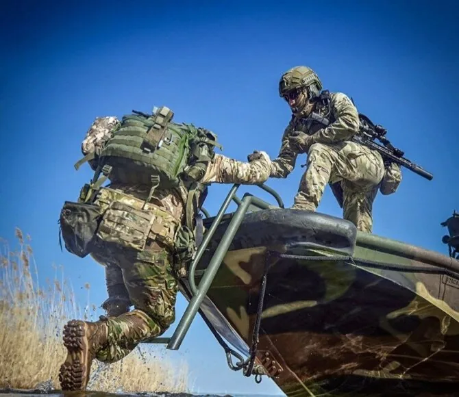 Ukrainian forces general staff/Ukrainian soldiers