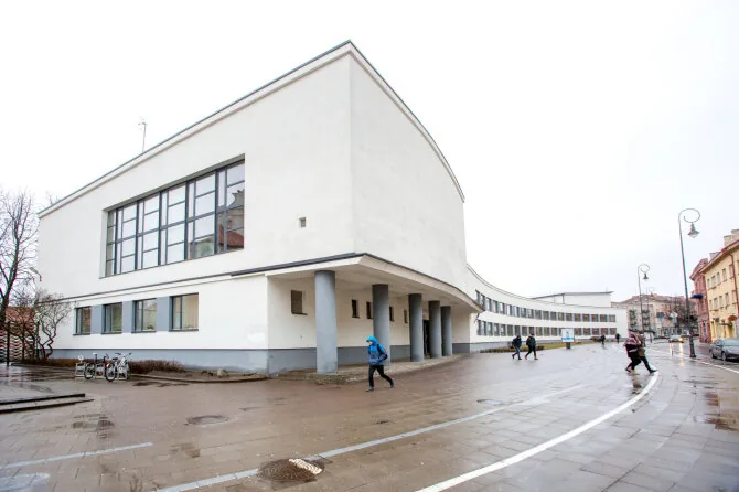 Vidmanto Balkūno / 15min nuotr./Vilniaus Salomėjos Nėries gimnazija